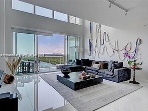 400 Sunny Isles Blvd in Sunny Isles Beach, FL - Building Photo - Building Photo