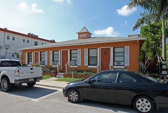 334 Oregon St in Hollywood, FL - Foto de edificio - Building Photo