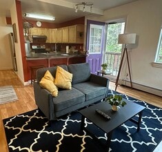 328 E 15th Ave, Unit 6 in Anchorage, AK - Foto de edificio - Building Photo