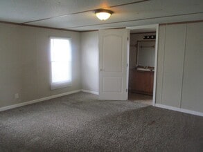 411 Debbie St in Oak Grove, KY - Building Photo - Building Photo