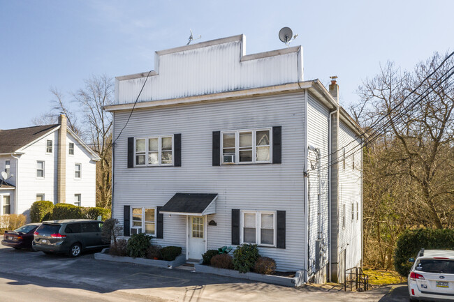 815 St. Johns Rd in Drums, PA - Foto de edificio - Building Photo
