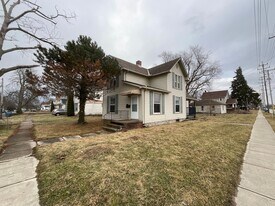 1155 W 9th St in Lorain, OH - Building Photo