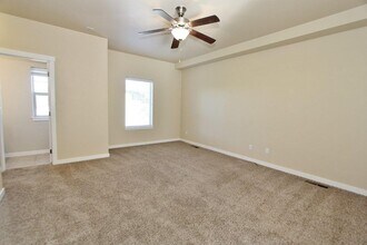 8736 W Pine Valley Ln in Boise, ID - Building Photo - Building Photo