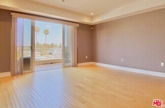 1530 Centinela Ave in Los Angeles, CA - Building Photo - Building Photo