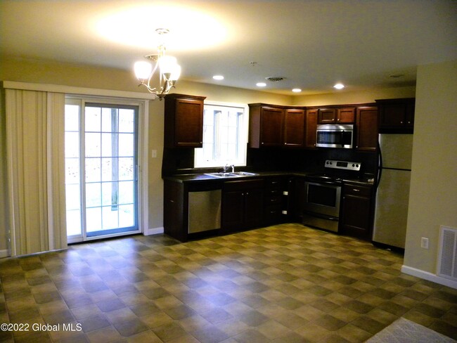 21 Mercer St in Waterford, NY - Building Photo - Building Photo