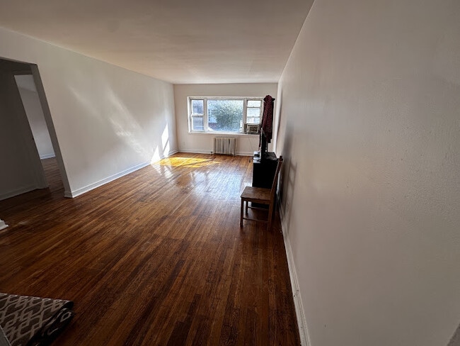 40 Glenwood Ave, Unit 1J in Jersey City, NJ - Building Photo - Building Photo