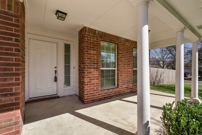2200 Billy Fiske Ln in Austin, TX - Foto de edificio - Building Photo