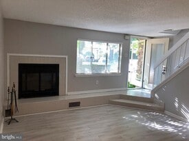 309 Headhouse Ct in Chesterbrook, PA - Building Photo