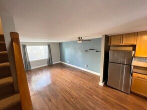 1706 Avalon Dr, Unit #11 in Hood River, OR - Building Photo - Building Photo
