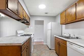 5036 Highland Dr in Marrero, LA - Building Photo - Building Photo