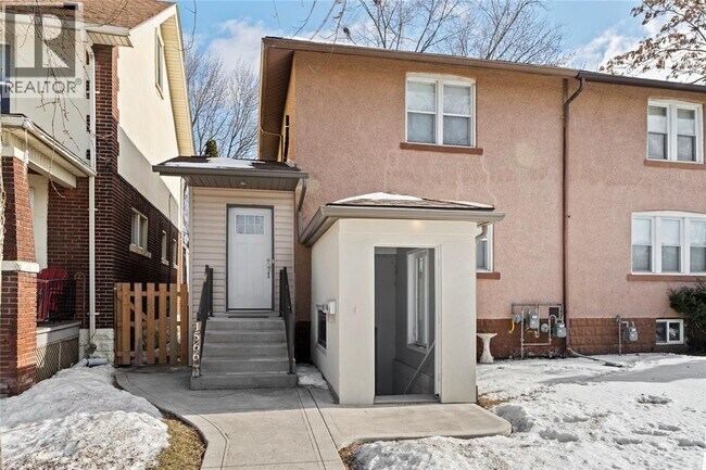 1566 Bruce Ave in Windsor, ON - Building Photo - Building Photo