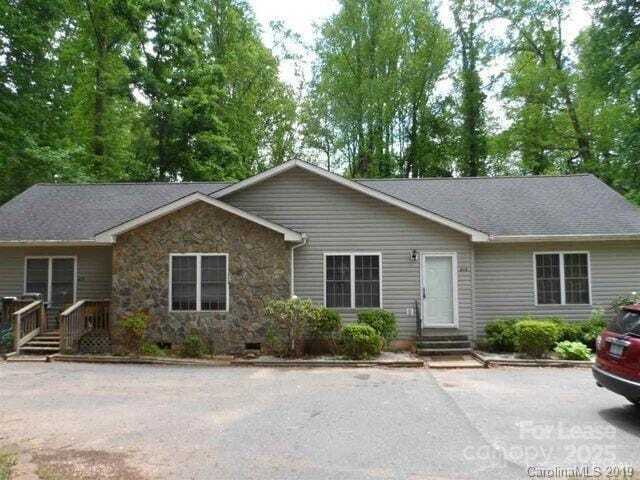 417 E I St, Unit 1 Bedroom B906A in Newton, NC - Foto de edificio