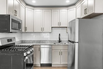392 Palisade Ave in Jersey City, NJ - Building Photo - Building Photo