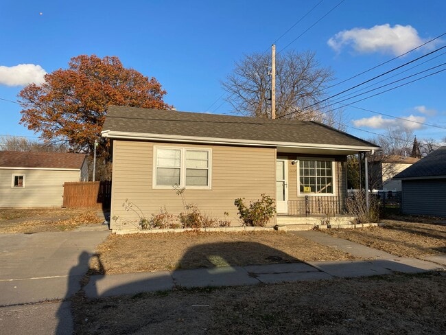 property at 1313 N Walnut St
