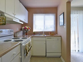 Laurel Manor Apartments in Secane, PA - Building Photo - Building Photo