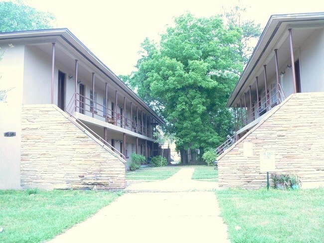 Case De Marco Apartments in Jacksonville, FL - Foto de edificio - Building Photo