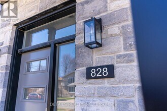 828 Maplewood Ave in Ottawa, ON - Building Photo - Building Photo