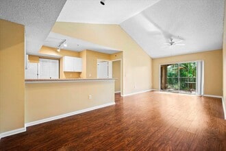 272 Village Blvd in Tequesta, FL - Building Photo - Building Photo