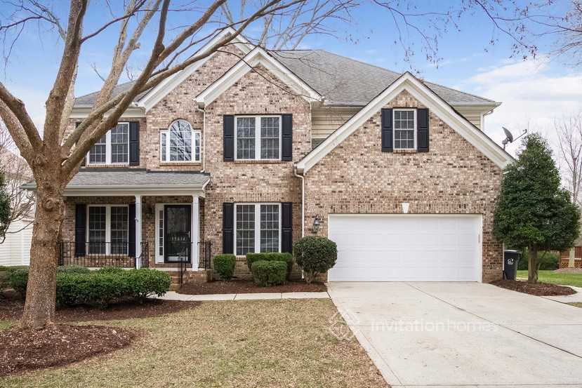 15614 Aberfeld Rd in Huntersville, NC - Foto de edificio