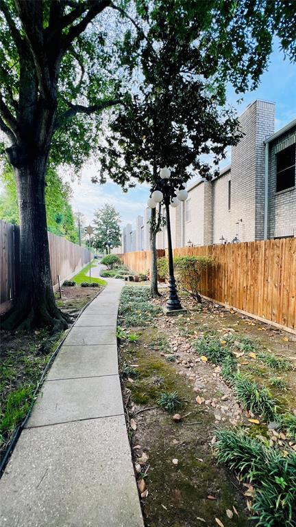 property at 17629 Red Oak Dr