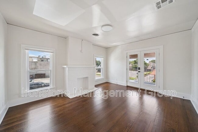 property at 1435 S Peoria Ave