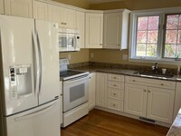 37 Pebble Beach Dr in Bedford, NH - Building Photo - Building Photo