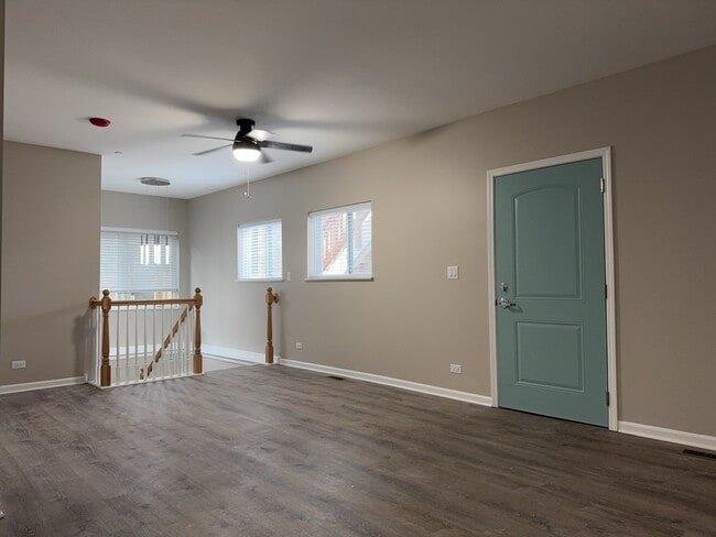 5 S Virginia Rd in Crystal Lake, IL - Building Photo - Building Photo