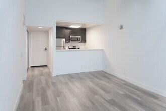 1823 Grace in Hollywood, CA - Building Photo - Interior Photo