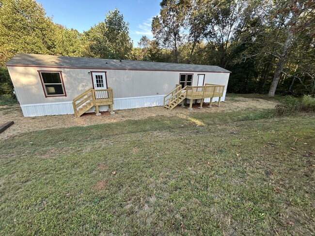 82 Donna Ln in Clermont, GA - Building Photo - Building Photo