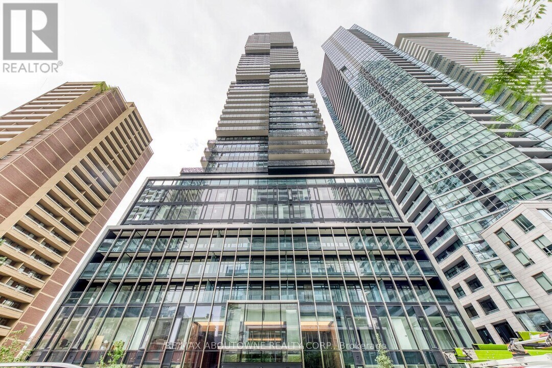 55-1855 Charles St E in Toronto, ON - Building Photo