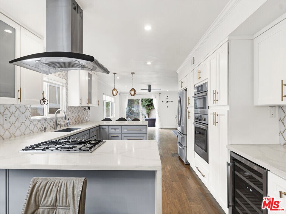 13442 Vose St in Los Angeles, CA - Building Photo