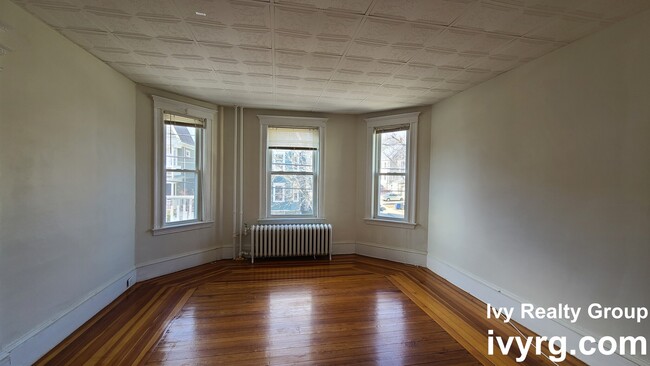 78-2 Bay State Ave, Unit 78 in Somerville, MA - Foto de edificio - Building Photo