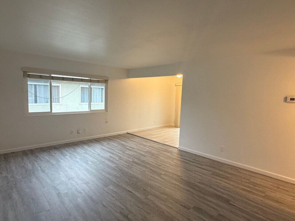 3251 Santa Clara Ave in El Cerrito, CA - Foto de edificio