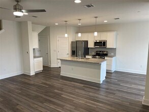 12103 Maypole Bend in Austin, TX - Foto de edificio - Building Photo