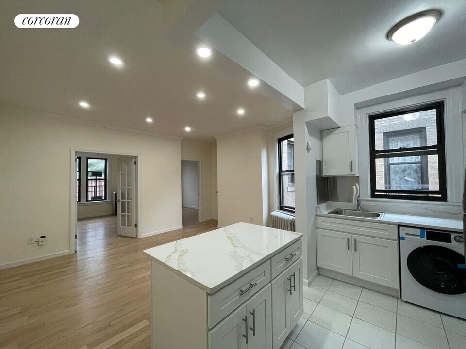 51-15 Skillman Ave in Queens, NY - Building Photo