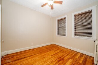 32 Sidlaw Rd in Boston, MA - Building Photo - Building Photo