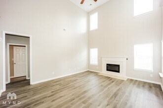 3302 Summer Brooke Ln in Union City, GA - Foto de edificio - Building Photo