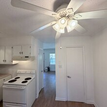 538 Royce St, Unit 7A in Pensacola, FL - Foto de edificio - Building Photo