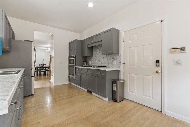 5 Maple Ridge Dr in Burlington, MA - Building Photo - Building Photo