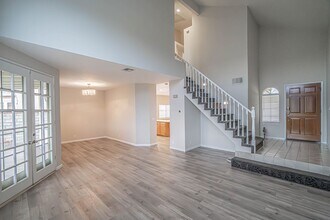 28552 Avocado Pl in Santa Clarita, CA - Building Photo - Building Photo