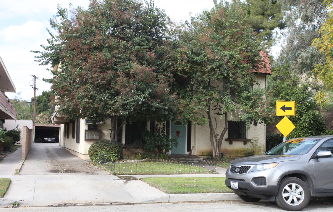 529 Irving Ave in Glendale, CA - Building Photo