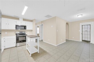 12 Kokopelli Dr in Edinburg, TX - Building Photo - Building Photo