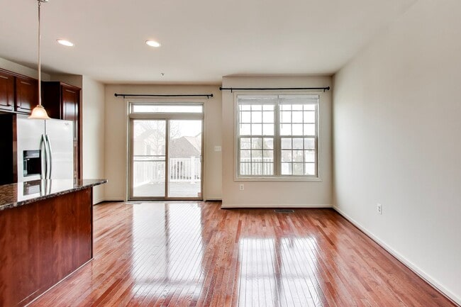 13411 Deer Highlands Way in Silver Spring, MD - Foto de edificio - Building Photo