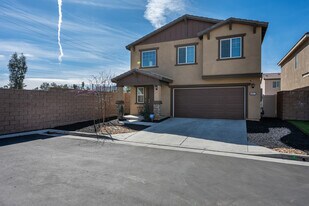 30937 Viper Ct in Winchester, CA - Building Photo
