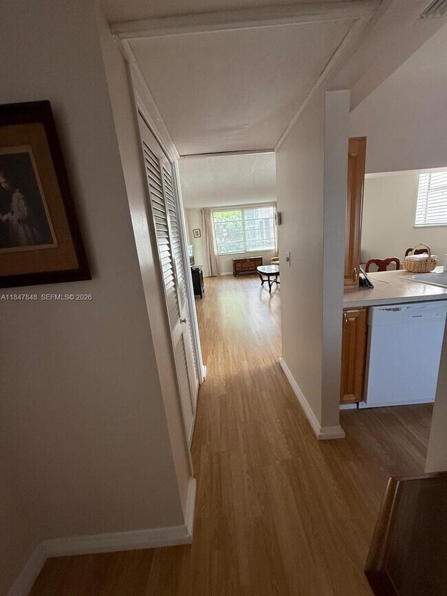 property at 4025 N Federal Hwy