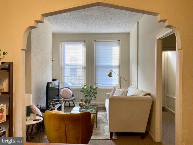 1321 N Hollywood St in Philadelphia, PA - Building Photo - Building Photo