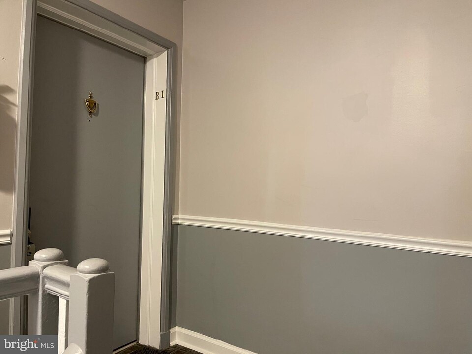 3521 S Wakefield St-Unit -B1 in Arlington, VA - Building Photo