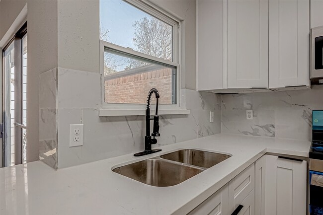 12802 Sunset Dune Dr