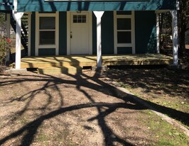 504 Stonewall St in Kerrville, TX - Building Photo