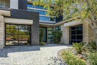 4222 Bronze Ridge St in Las Vegas, NV - Building Photo - Building Photo